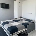 Nest On The לינה וארוחת בוקר 3*