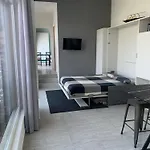 לינה וארוחת בוקר Nest On The 3*