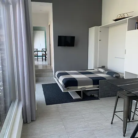 Bed & Breakfast Nest On The 3*