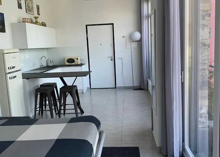 Bed and Breakfast Nest On The 3*